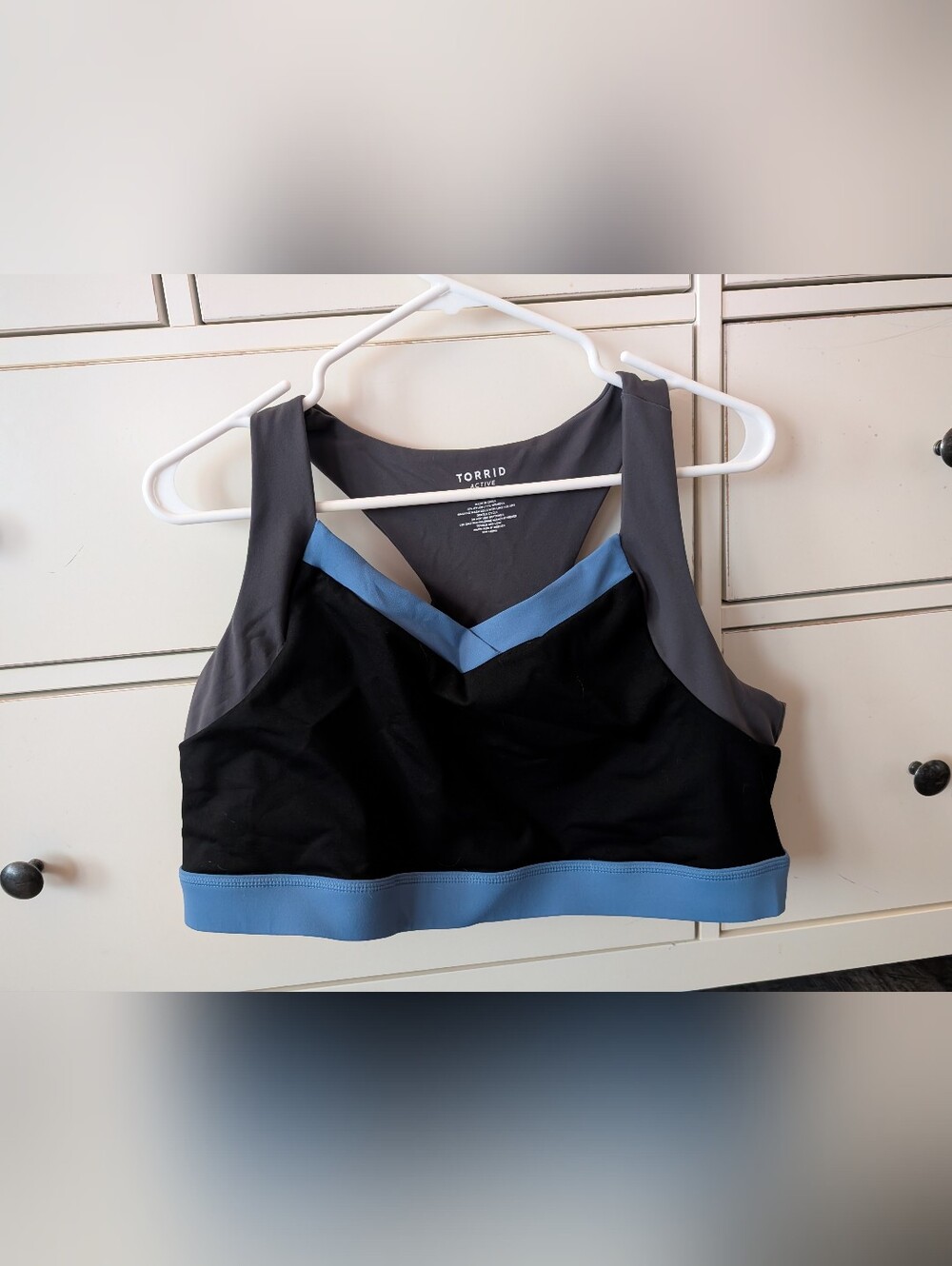 torrid Black & Blue Contrast V-Neck Sports Bra 3x